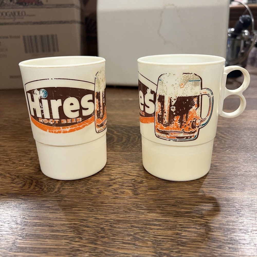 Lot of 2 Vintage Hires Root Beer Plastic Mugs Whirley Industries‎ 16 Ounces